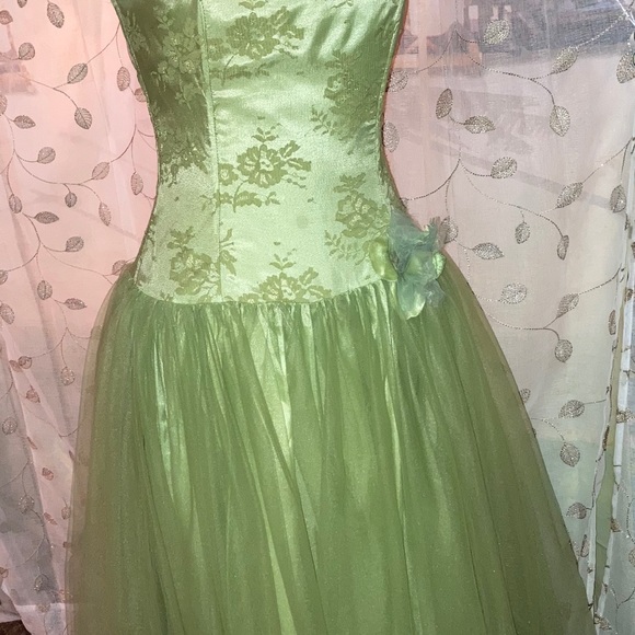 🥀Vintage Gunne Sax Size 3/4 Gown🥀 - Picture 13 of 14